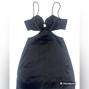 Mini Zara dress, it does have a zipper on the side